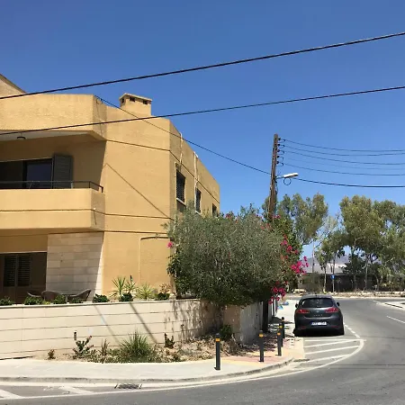 Green Line Hideout * Nikosia